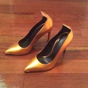 Bread new stunning Italian pumps